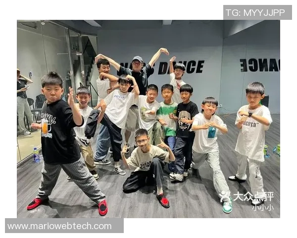 成都街舞队的奋斗历程：一段热血青春与梦想交织的街舞纪实